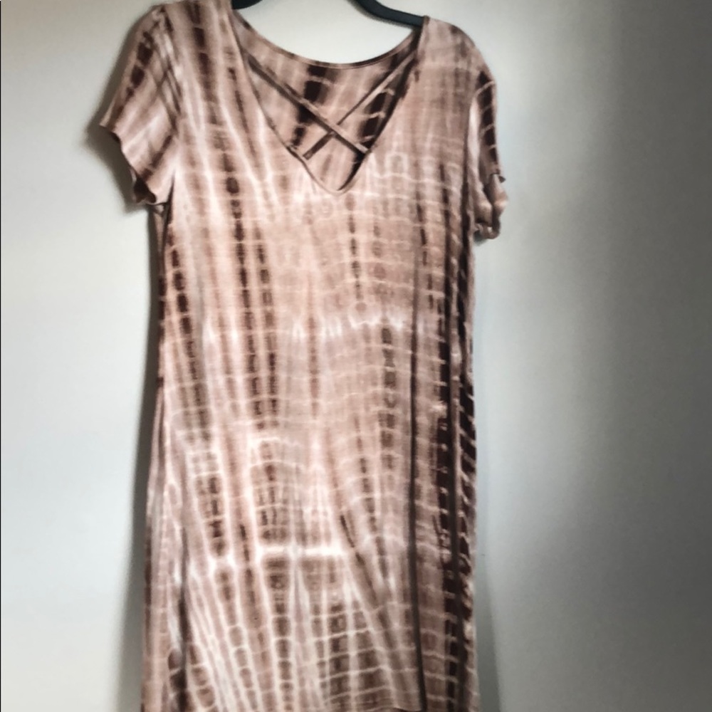 Cute loose brown and white mini dress